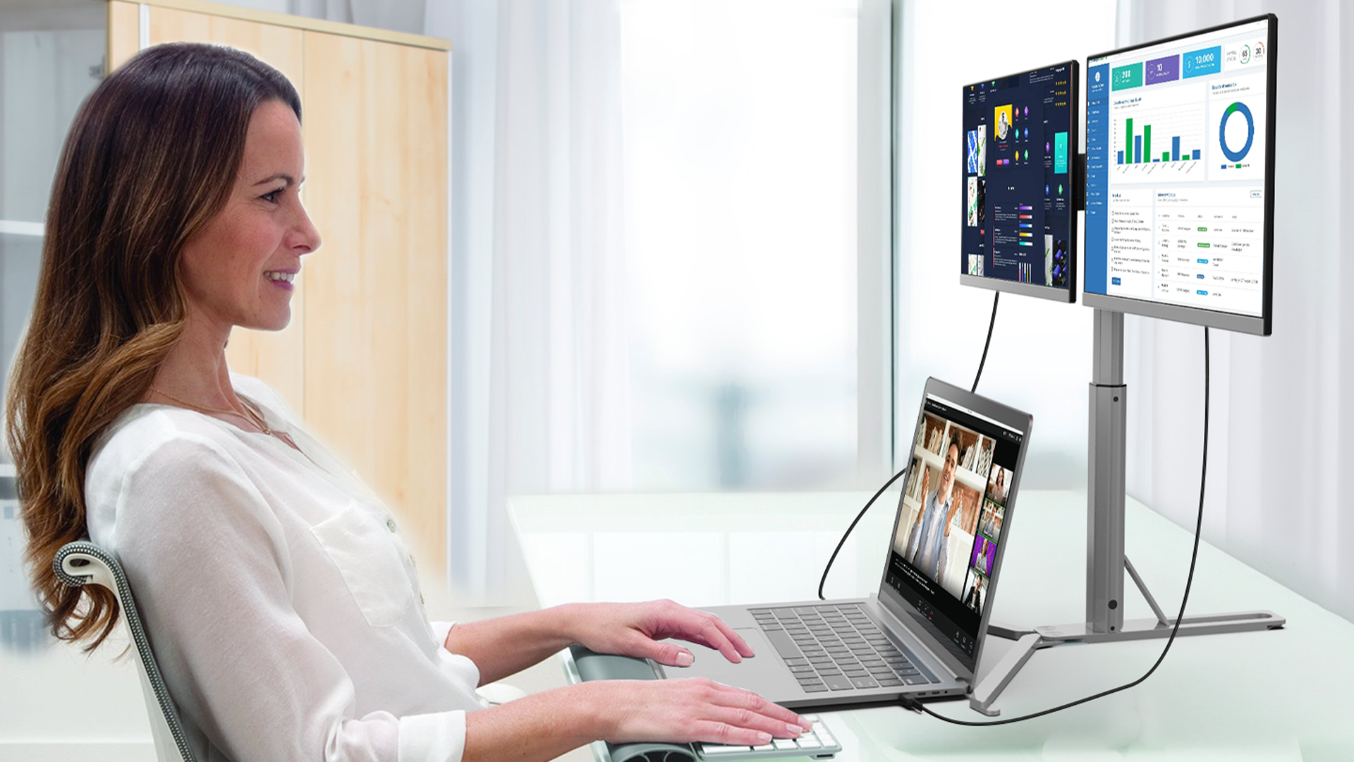 Work Smarter Anywhere | The Ultimate Triple Monitor for Professionals
